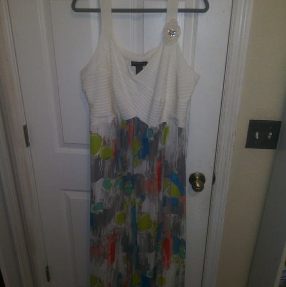 Dresses & Skirts - Signature By Robbie Bee